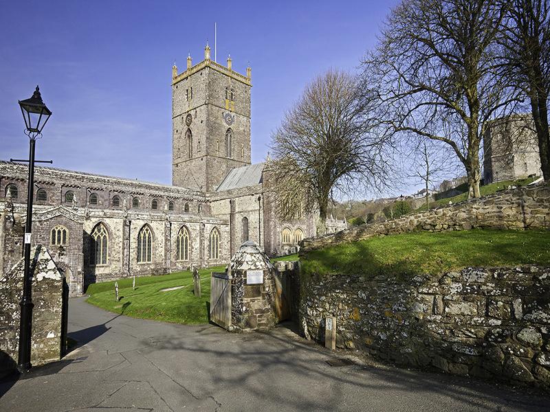 A la Découverte du Pays de Galles:  Circuit Historique et Culturel